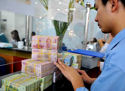 Ngân hàng đồng loạt kêu ca huy động vốn giảm